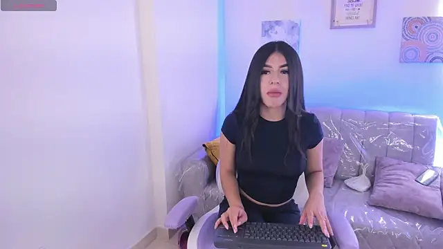 Snapshot of Charlotte_cowell_sub1_ chatting on October 21, 2025, 5:34 pm Charlotte cowell sub1 online show from October 21, 2025, 5:34 pm