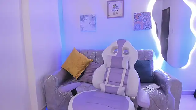 Snapshot of Charlotte_cowell_sub1_ chatting on September 25, 2025, 2:12 pm Charlotte cowell sub1 online show from September 25, 2025, 2:12 pm