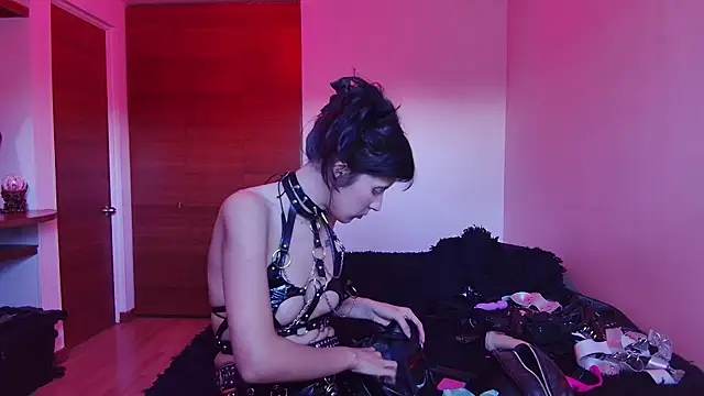 bellatrix25 online show from February 1, 2025, 10:44 pm