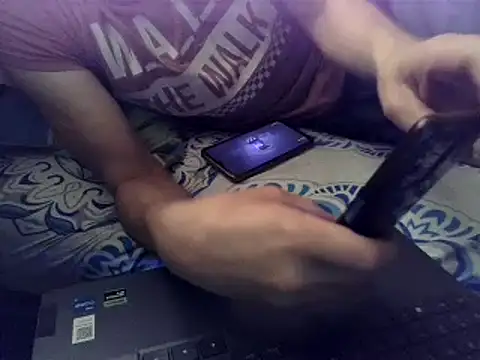 travisbaretto online show from February 10, 2025, 9:04 pm