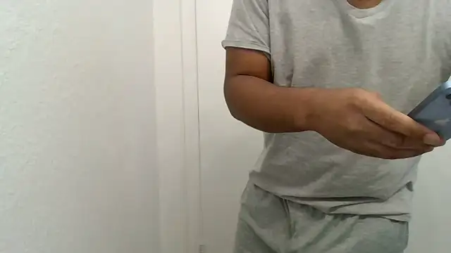 Snapshot of daddythiccklegg chatting on March 2, 2025, 9:08 pm daddythiccklegg online show from March 2, 2025, 9:08 pm