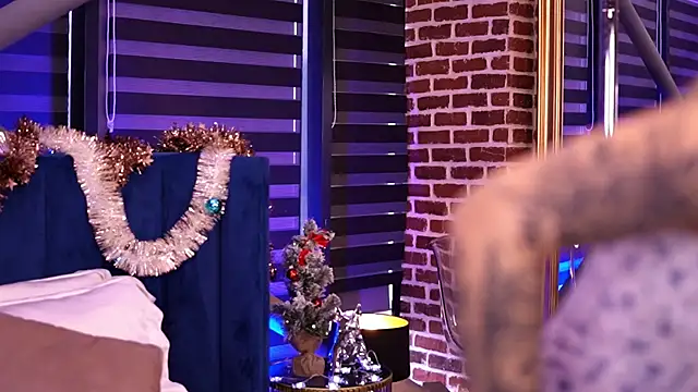 Snapshot of Adelleinne chatting on December 26, 2024, 10:05 am Adelleinne online show from December 26, 2024, 10:05 am