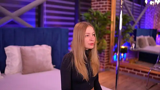 Snapshot of Adelleinne chatting on January 3, 2025, 5:39 am Adelleinne online show from January 3, 2025, 5:39 am