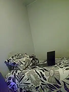 Userio072 online show from February 10, 2025, 8:42 pm