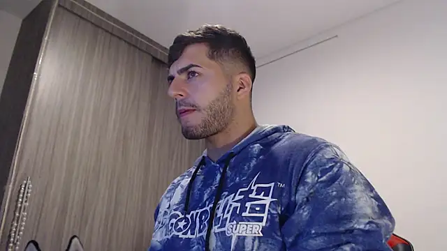 Snapshot of thomas_gun chatting on December 5, 2024, 5:54 am thomas gun online show from December 5, 2024, 5:54 am