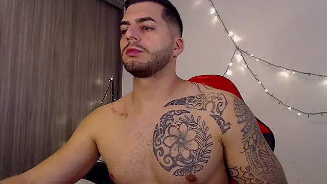 Snapshot of thomas_gun chatting on January 20, 2025, 2:36 pm thomas gun online show from January 20, 2025, 2:36 pm