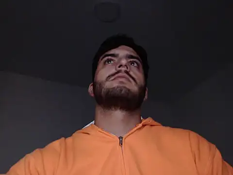 Snapshot of thomas_gun chatting on October 26, 2025, 2:01 am thomas gun online show from October 26, 2025, 2:01 am