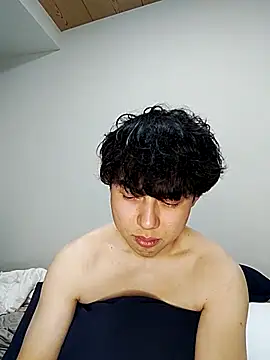 whitebriefboy online show from February 28, 2025, 8:28 pm