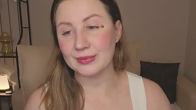 Snapshot of Helens_love chatting on February 15, 2026, 2:23 am Helens love online show from February 15, 2026, 2:23 am