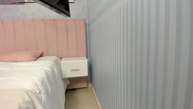 Annie Cute18  online show from March 6, 2025, 3:57 am