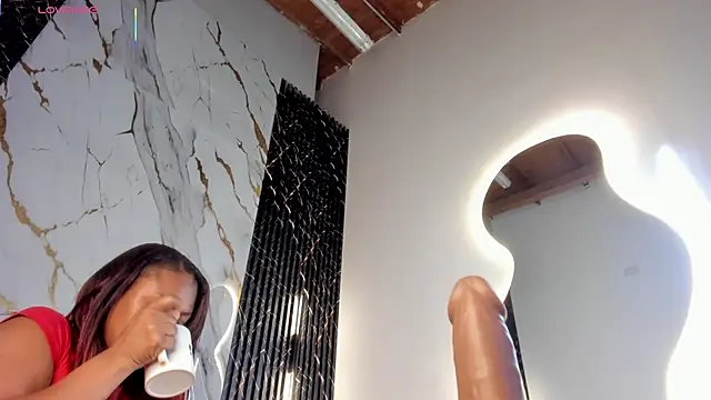 ebony hot1 online show from April 15, 2026, 1:48 pm