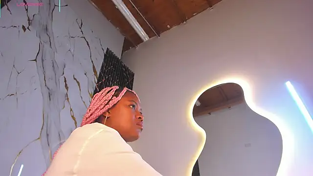 ebony hot1 online show from May 28, 2026, 1:28 pm