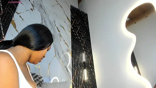 ebony hot1 online show from November 4, 2025, 2:10 pm