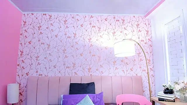 amber-hill online show from October 16, 2025, 7:11 pm