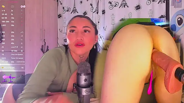 jolee   online show from May 31, 2026, 2:39 am