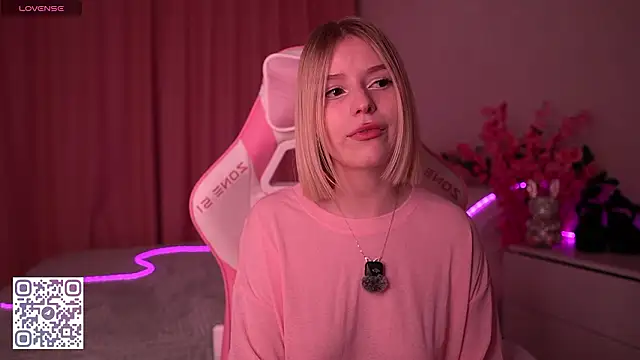 Snapshot of Dragonwind chatting on March 6, 2026, 11:44 pm Dragonwind online show from March 6, 2026, 11:44 pm