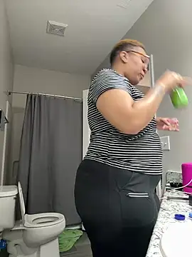 SexyHoneyRedd online show from December 5, 2024, 12:25 am