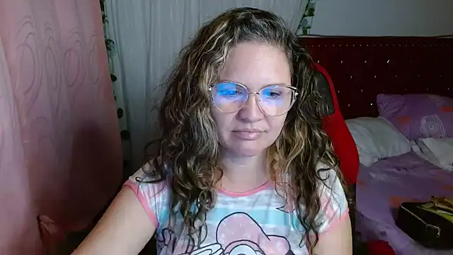 helenca43 online show from November 20, 2025, 8:15 am