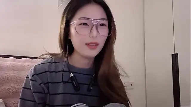 Sweet-Angel999 online show from February 18, 2026, 2:02 pm