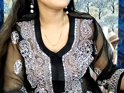 Aarvi Arora online show from November 2, 2025, 11:15 am