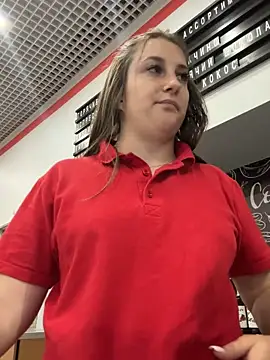 Strawberryyyyik online show from September 10, 2025, 6:29 pm