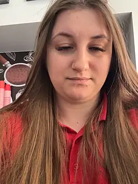 Snapshot of Strawberryyyyik chatting on February 27, 2026, 6:02 am Strawberryyyyik online show from February 27, 2026, 6:02 am