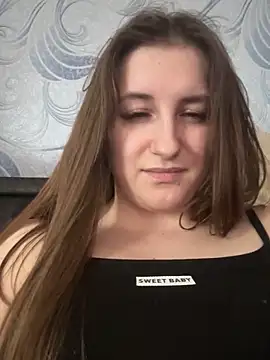 Strawberryyyyik online show from March 17, 2025, 9:55 am