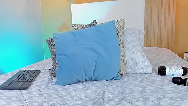 CamilleLynn online show from February 25, 2025, 11:10 am