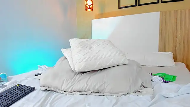 CamilleLynn online show from March 18, 2025, 9:45 am