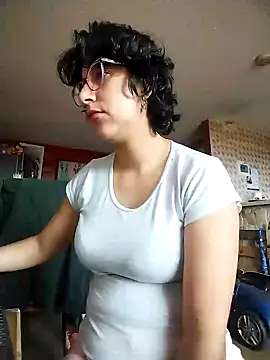 Snapshot of Im_Alma_ chatting on January 28, 2025, 12:22 pm Im Alma online show from January 28, 2025, 12:22 pm