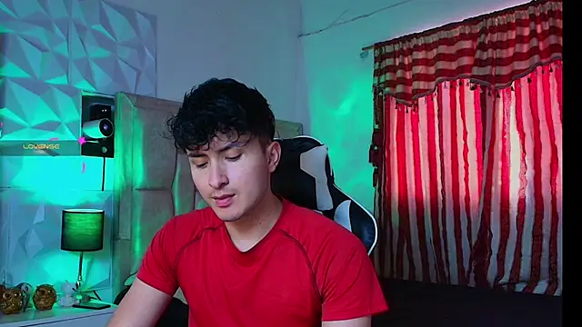 Snapshot of santyago_taylor chatting on January 22, 2025, 6:41 pm santyago taylor online show from January 22, 2025, 6:41 pm