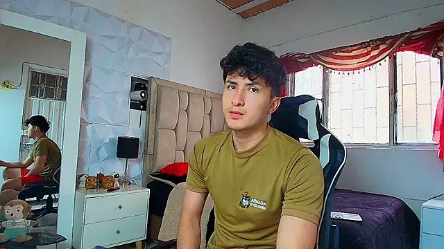 Snapshot of santyago_taylor chatting on January 28, 2025, 1:16 pm santyago taylor online show from January 28, 2025, 1:16 pm