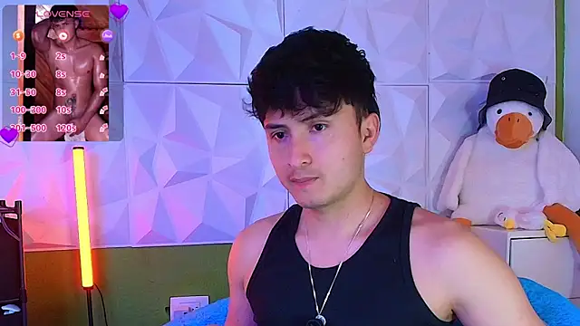 Snapshot of santyago_taylor chatting on October 7, 2025, 6:53 pm santyago taylor online show from October 7, 2025, 6:53 pm