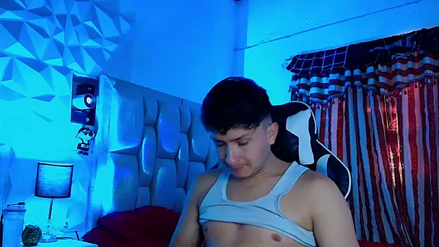Snapshot of santyago_taylor chatting on March 20, 2025, 6:53 pm santyago taylor online show from March 20, 2025, 6:53 pm