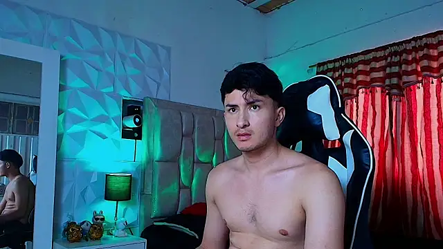 Snapshot of santyago_taylor chatting on February 10, 2025, 6:24 pm santyago taylor online show from February 10, 2025, 6:24 pm