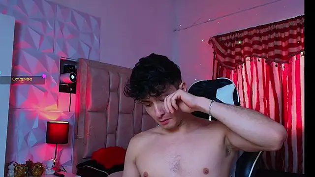 Snapshot of santyago_taylor chatting on January 27, 2025, 6:20 pm santyago taylor online show from January 27, 2025, 6:20 pm