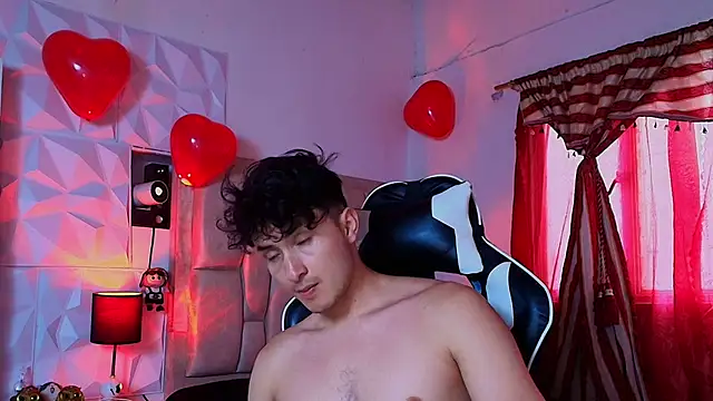 Snapshot of santyago_taylor chatting on February 19, 2025, 10:09 pm santyago taylor online show from February 19, 2025, 10:09 pm