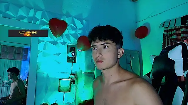 Snapshot of santyago_taylor chatting on March 5, 2025, 7:17 pm santyago taylor online show from March 5, 2025, 7:17 pm