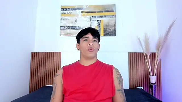 LuciferM Star online show from February 4, 2026, 3:23 am