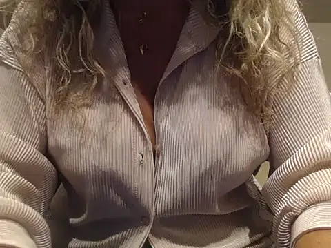 JenniLowen online show from September 16, 2025, 6:14 am