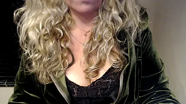 JenniLowen online show from March 2, 2025, 8:46 pm