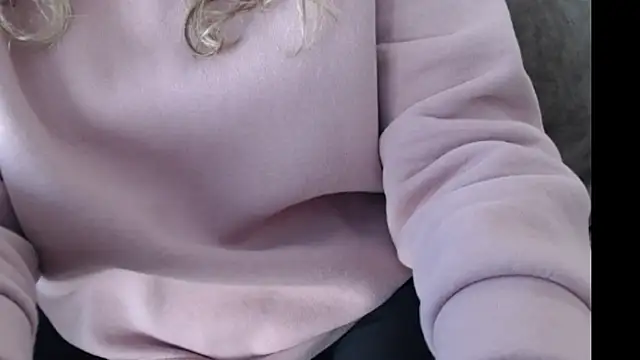 JenniLowen online show from March 4, 2025, 1:17 pm