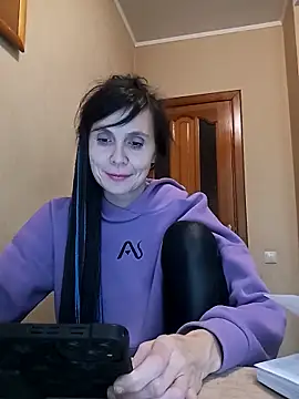 Francenia lolis online show from December 2, 2025, 8:16 am