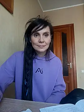 Francenia lolis online show from March 1, 2026, 11:32 am