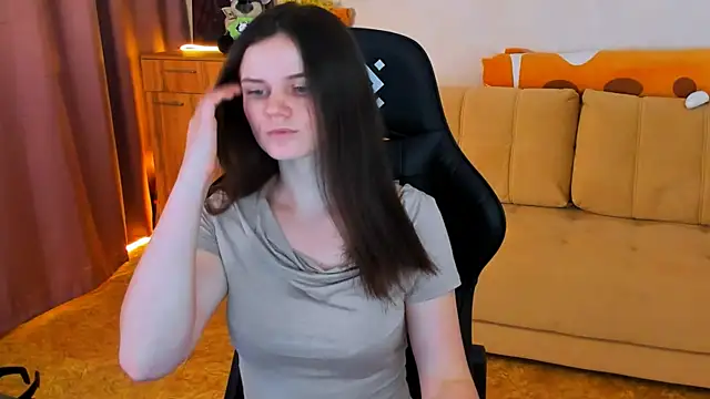 Snapshot of Lora_Cain chatting on December 7, 2024, 1:57 pm Lora Cain online show from December 7, 2024, 1:57 pm