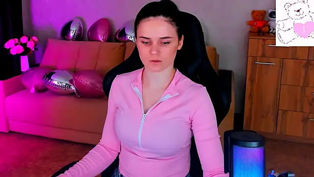 Snapshot of Lora_Cain chatting on February 14, 2025, 10:04 pm Lora Cain online show from February 14, 2025, 10:04 pm