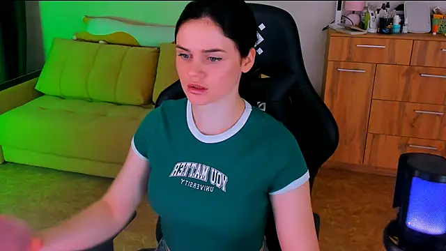 Snapshot of Lora_Cain chatting on March 3, 2025, 3:11 pm Lora Cain online show from March 3, 2025, 3:11 pm