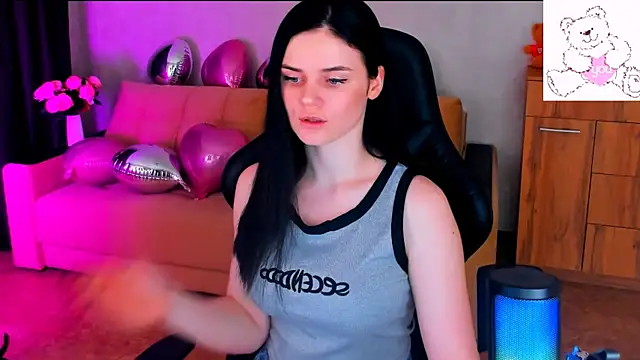 Snapshot of Lora_Cain chatting on February 14, 2025, 7:02 pm Lora Cain online show from February 14, 2025, 7:02 pm