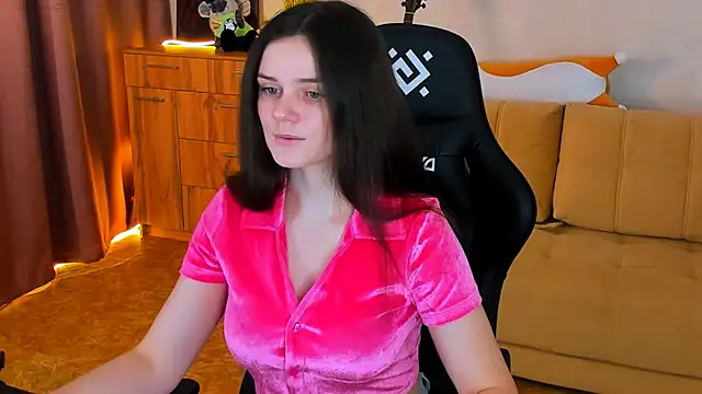 Snapshot of Lora_Cain chatting on December 6, 2024, 2:33 pm Lora Cain online show from December 6, 2024, 2:33 pm