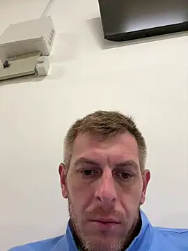 adrian90bi11 online show from May 26, 2026, 3:10 pm